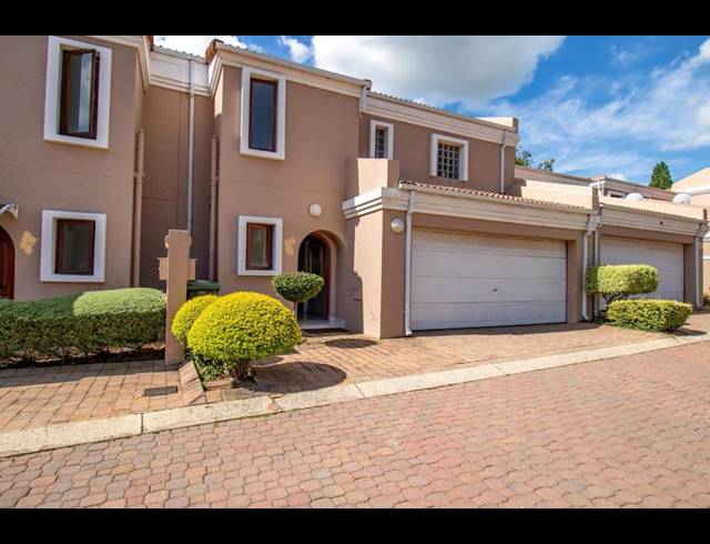 3 BEDROOM TOWNHOUSE FOR SALE IN LONEHILL
